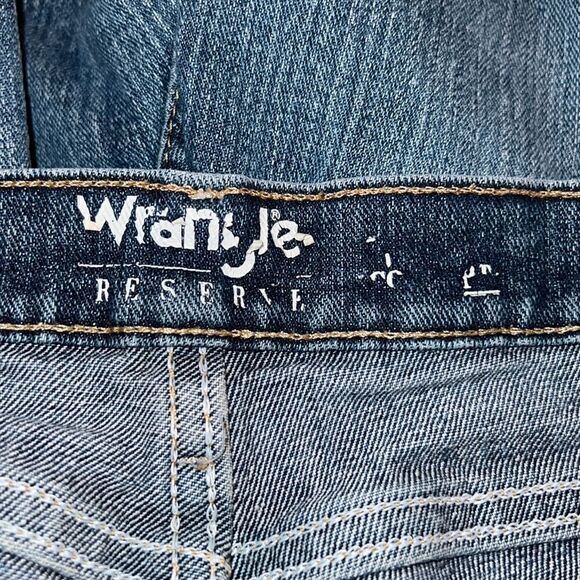 Men’s Wrangler Blue Jeans  - Picture 4 of 6